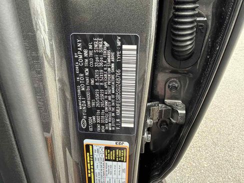 Used 2025 Genesis GV80 2.5T image 25