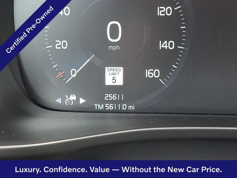 Certified 2022 Volvo XC40 T5 R-Design w/ Advanced Package AWD/4WD image 21