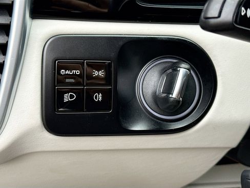 Used 2019 Porsche Cayenne S image 10