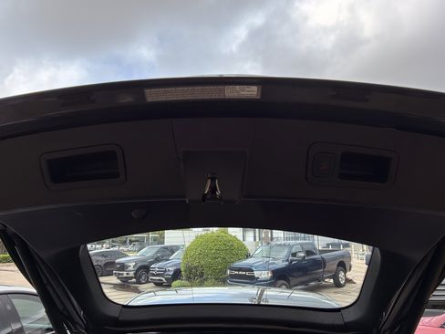 Used 2025 Tesla Model S image 13