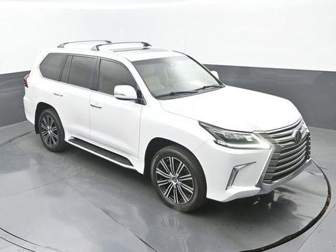 Used 2021 Lexus LX 570 4WD w/ Luxury Package image 33
