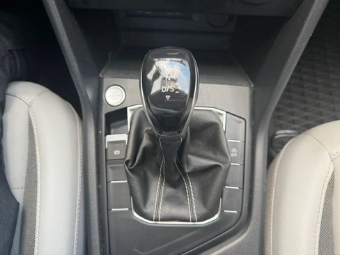Used 2022 Volkswagen Taos SE FWD image 21