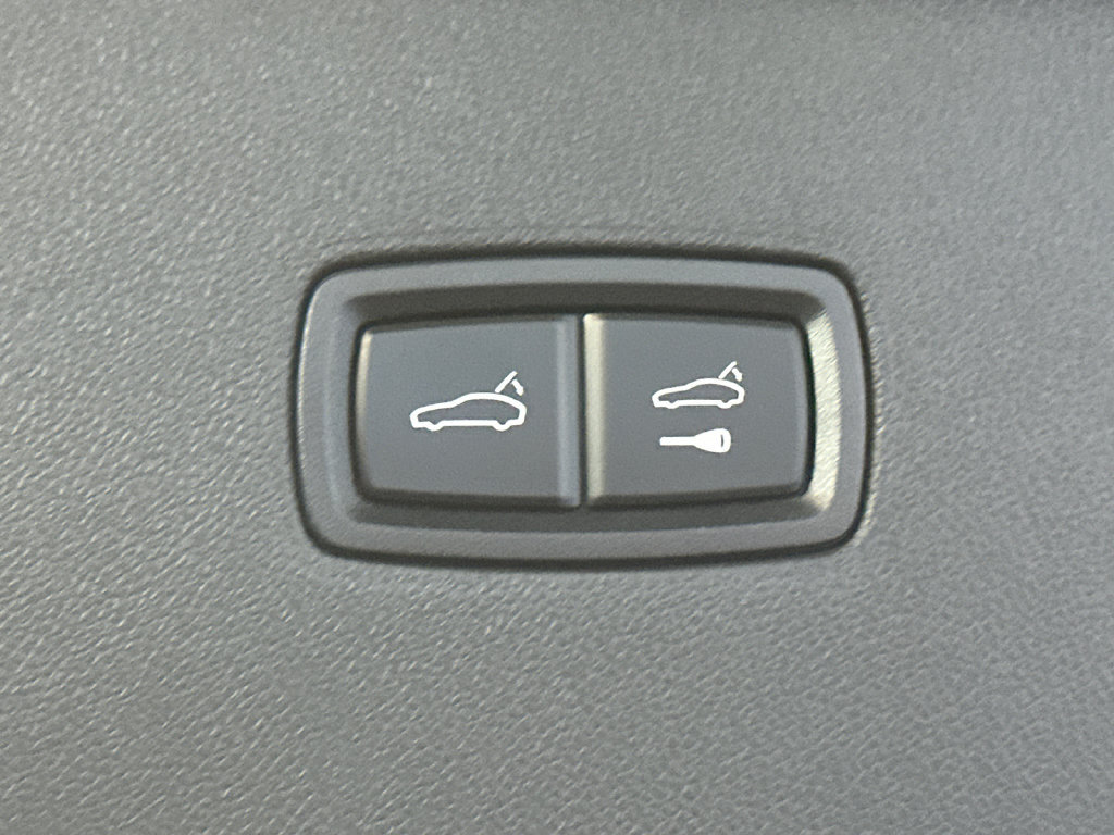 Used 2024 Porsche Cayenne Turbo GT AWD/4WD image 17