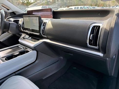 Used 2025 Ford Expedition Max Platinum w/ Platinum Ultimate Package image 10