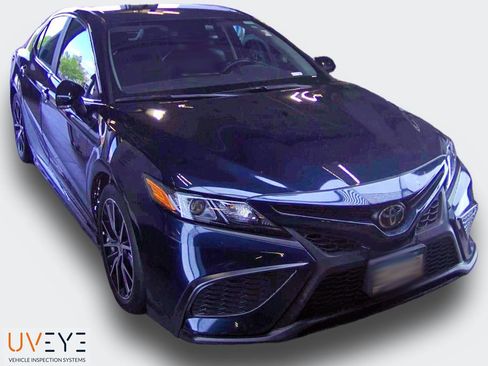 Used 2021 Toyota Camry SE w/ Cold Weather Package FWD image 10