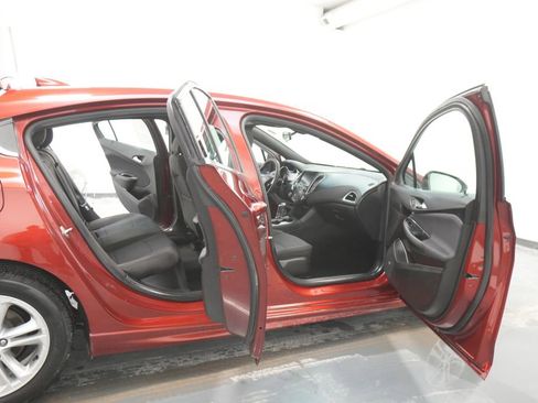 Used 2017 Chevrolet Cruze LT w/ Sun And Sound Package image 33