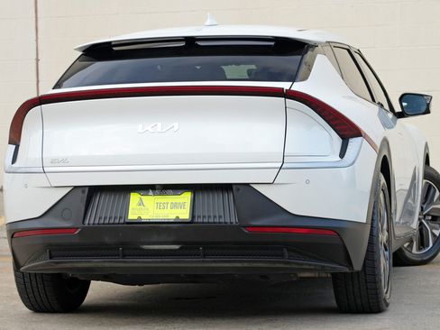 Used 2024 Kia EV6 Light RWD image 4