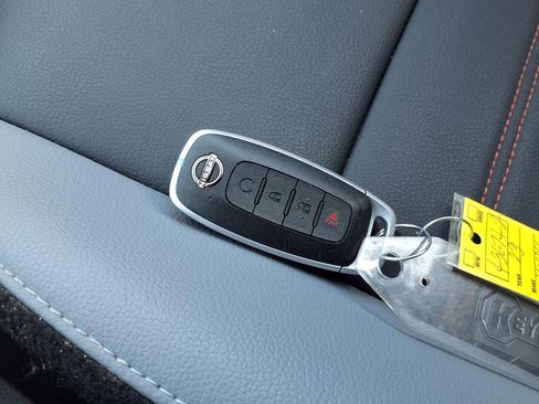Used 2023 Nissan Kicks SR w/ SR Premium Package FWD image 17