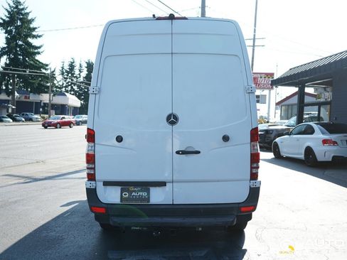 Used 2014 Mercedes-Benz Sprinter 2500 image 4