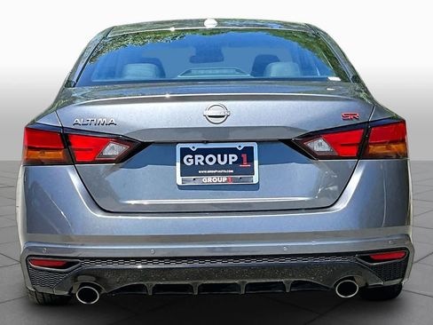 Used 2024 Nissan Altima 2.5 SR w/ SR Premium Package FWD image 5