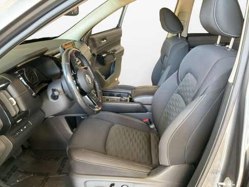 Used 2022 Nissan Pathfinder SV AWD/4WD image 9