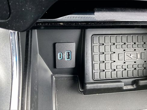 Used 2023 Ford F150 Lariat w/ Equipment Group 502A High image 32