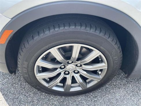 Used 2021 Cadillac XT4 Premium Luxury image 11