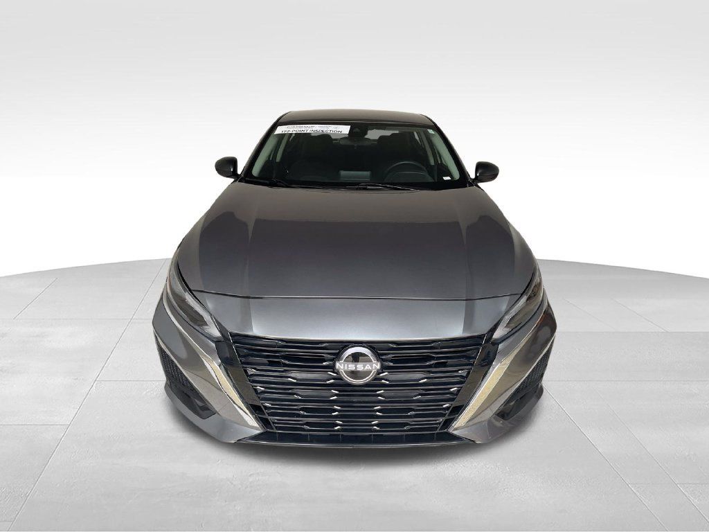 Used 2025 Nissan Altima 2.5 S FWD image 8