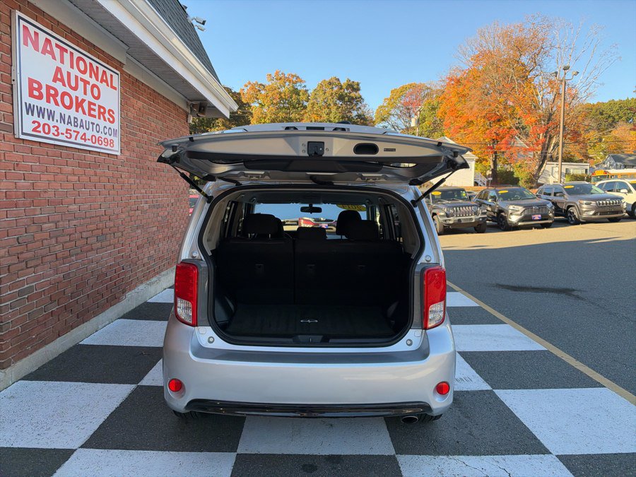 Used 2014 Scion xB FWD image 27