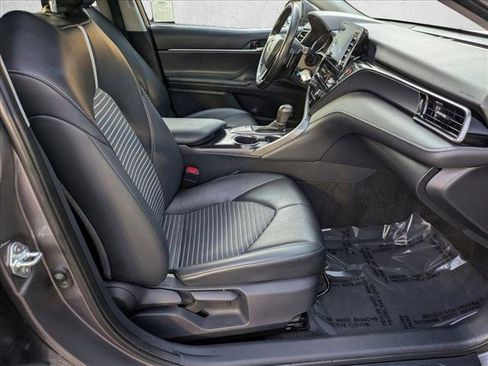 Used 2023 Toyota Camry SE image 19