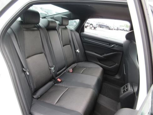 Used 2018 Honda Accord Sport image 23