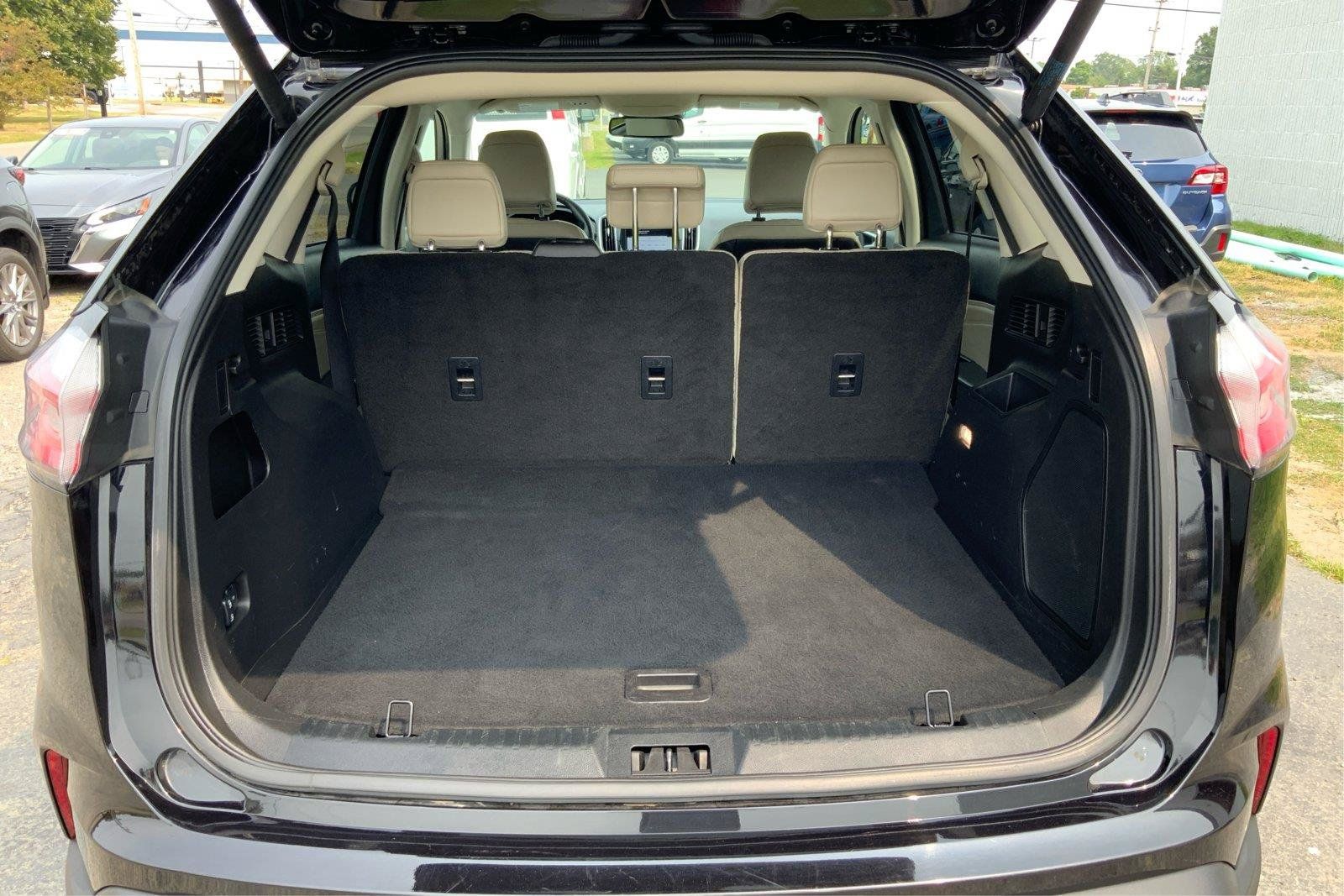 Used 2024 Ford Edge Titanium AWD/4WD image 12
