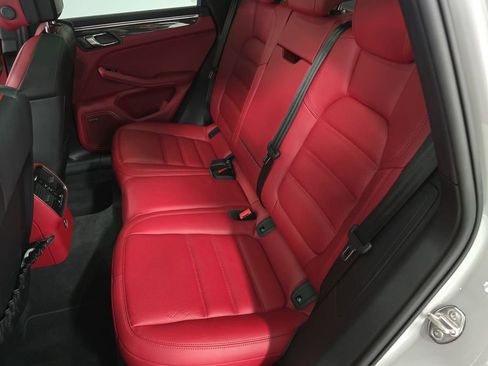 Certified 2024 Porsche Macan GTS AWD/4WD image 27