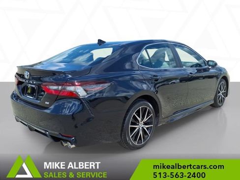 Used 2023 Toyota Camry SE FWD image 7