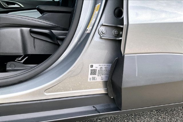 Used 2025 Chevrolet Trax LT FWD image 18