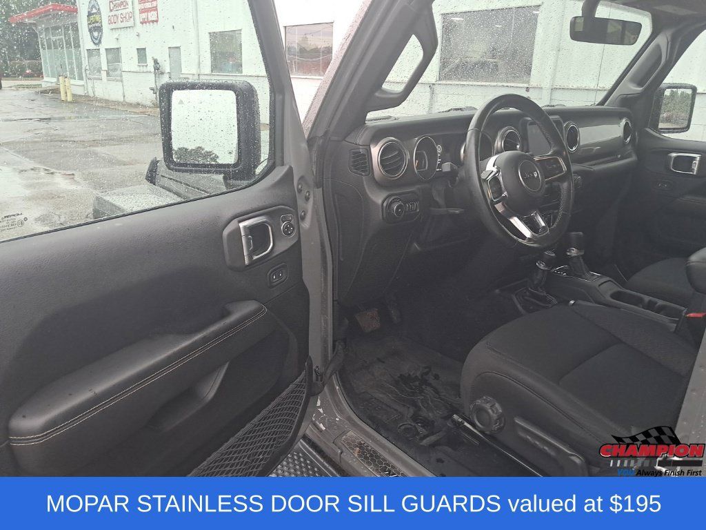 Used 2020 Jeep Wrangler Unlimited Sahara AWD/4WD image 17