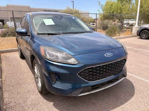 Used 2020 Ford Escape SE FWD image 3