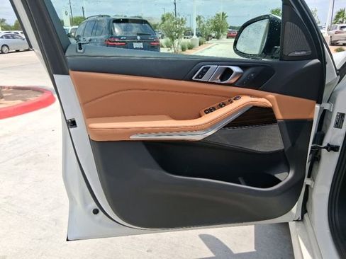 Used 2025 BMW X5 sDrive40i w/ Executive Package RWD image 14
