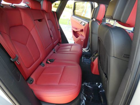 Used 2017 Porsche Macan GTS image 37