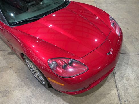 Used 2005 Chevrolet Corvette Convertible w/ Preferred Equipment Group RWD image 32