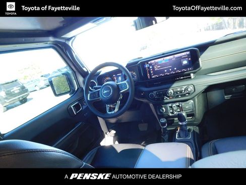 Used 2024 Jeep Wrangler Sahara w/ Technology Group image 6