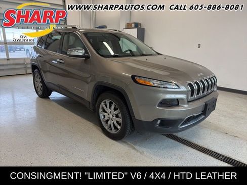 Used 2018 Jeep Cherokee Limited w/ Luxury Group AWD/4WD image 1