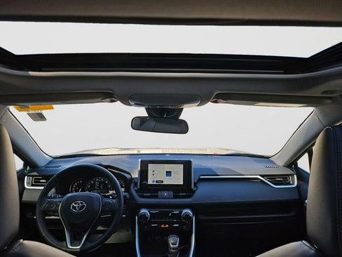 Used 2023 Toyota RAV4 XLE Premium FWD image 14