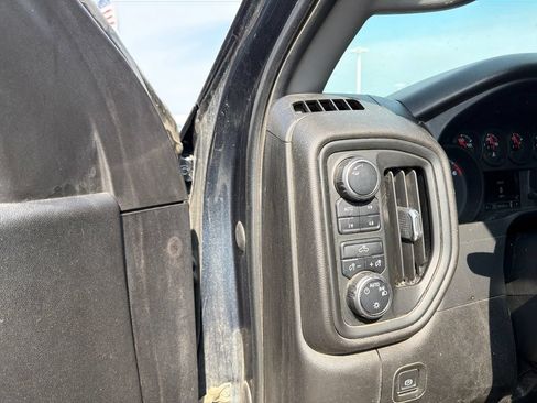 Used 2021 Chevrolet Silverado 1500 Custom Trail Boss AWD/4WD image 11