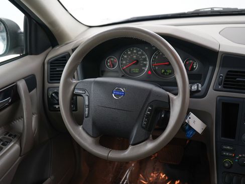 Used 2004 Volvo XC70 AWD/4WD image 14