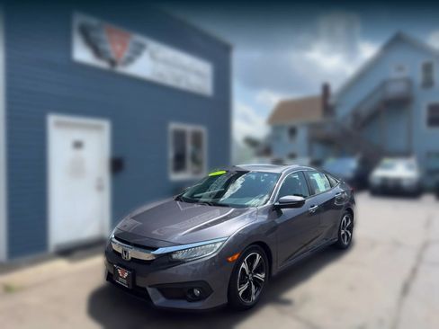 Used 2017 Honda Civic Touring image 1