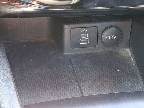 Certified 2025 Ford Escape SE FWD image 24