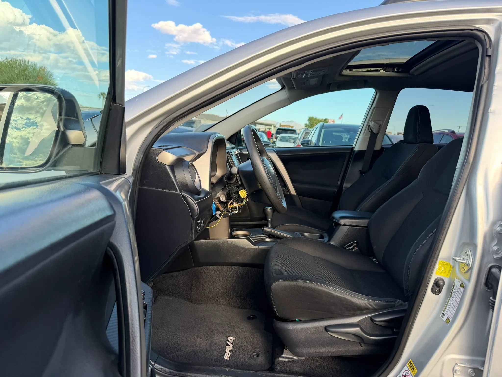 Used 2013 Toyota RAV4 XLE FWD image 15