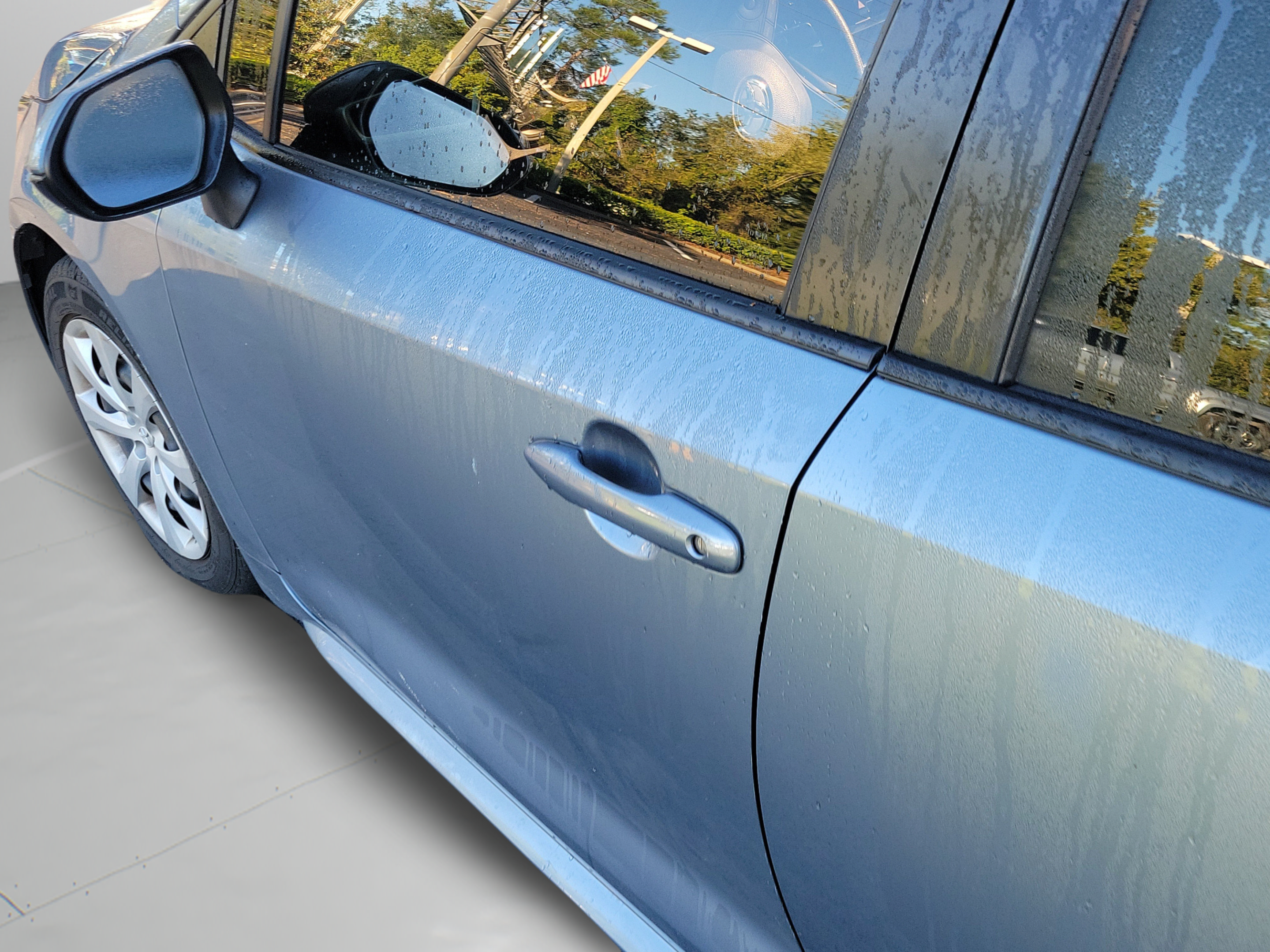 Used 2021 Toyota Corolla LE FWD image 27