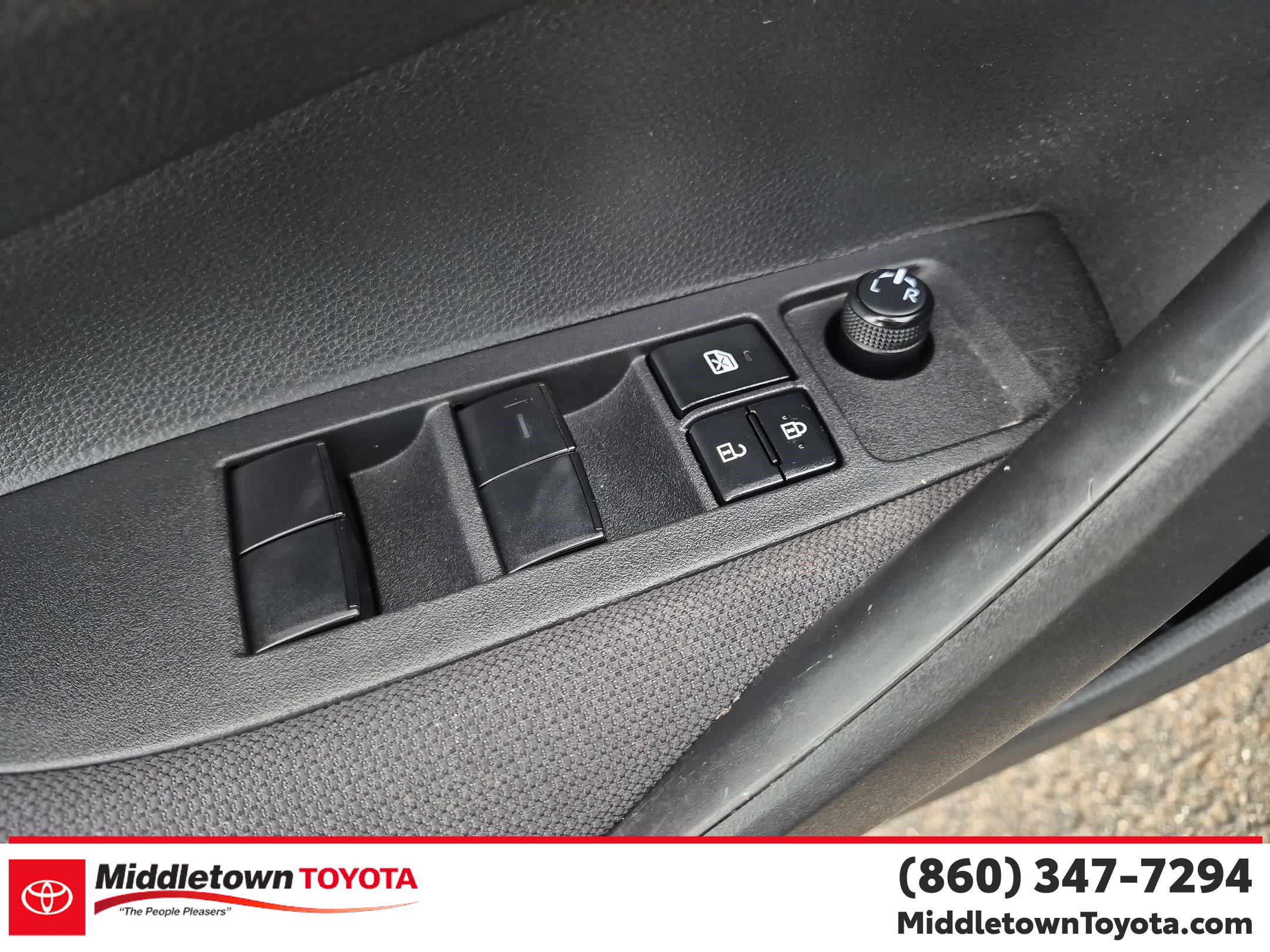 Used 2024 Toyota Corolla LE FWD image 12