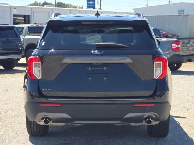 Used 2024 Ford Explorer XLT w/ Equipment Group 202A RWD image 4