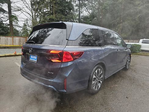 Used 2025 Honda Odyssey Elite image 7