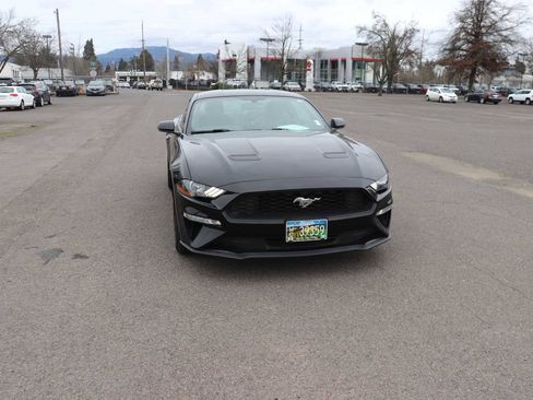 Used 2018 Ford Mustang Premium w/ Equipment Group 201A image 3