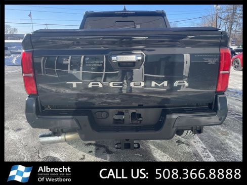 Used 2024 Toyota Tacoma Limited image 4