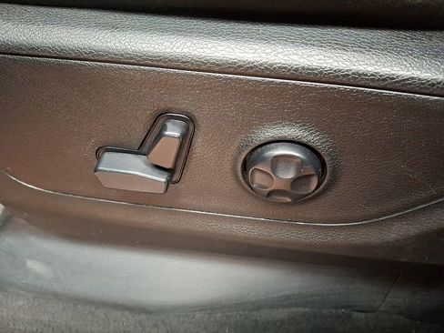Used 2019 RAM 1500 Big Horn AWD/4WD image 9