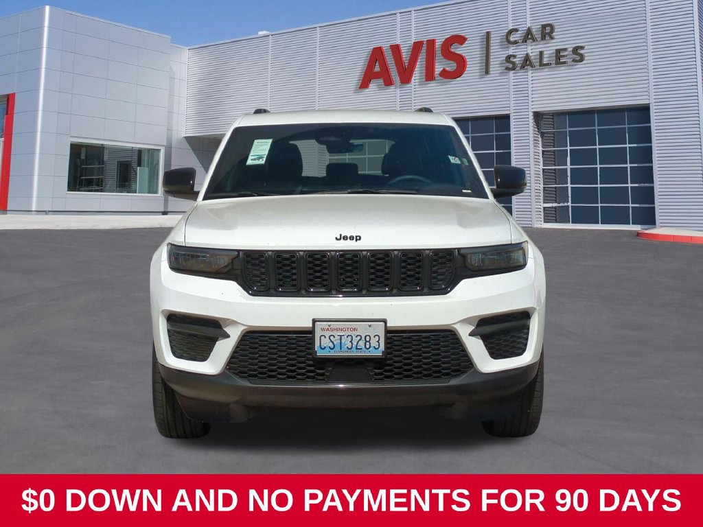 Used 2025 Jeep Grand Cherokee Altitude AWD/4WD image 2