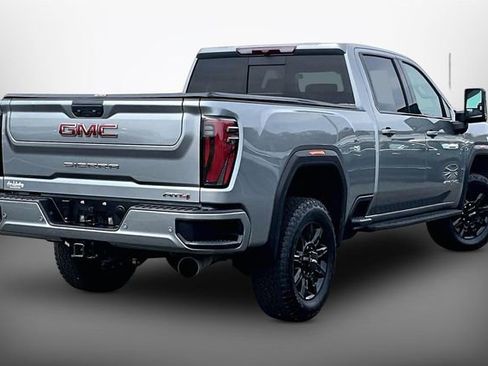 Used 2024 GMC Sierra 2500 AT4 w/ AT4 Preferred Package AWD/4WD image 2