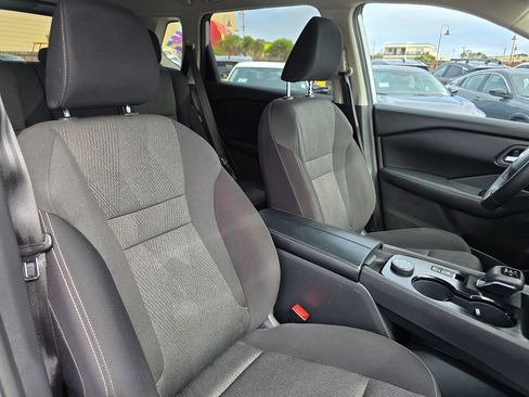 Used 2025 Nissan Rogue SV AWD/4WD image 11