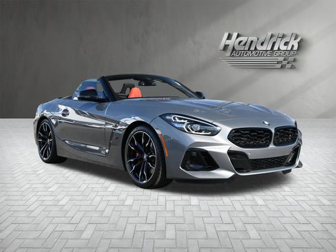 Used 2025 BMW Z4 M40i w/ Premium Package image 5