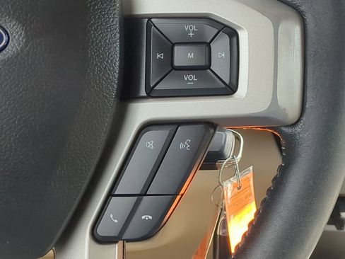 Used 2019 Ford F250 Lariat w/ Chrome Package image 24